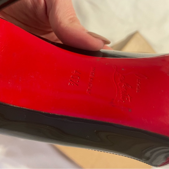 Christian Louboutin So Kate - Picture 3 of 7
